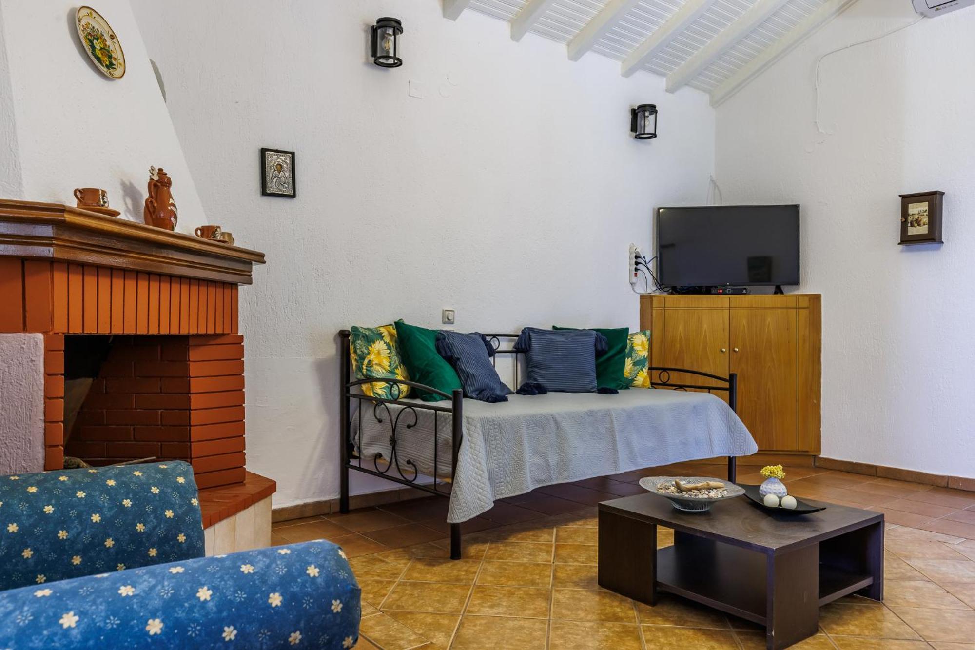 Nerissa Cottage - Skopelos Glossa Atheato Екстериор снимка